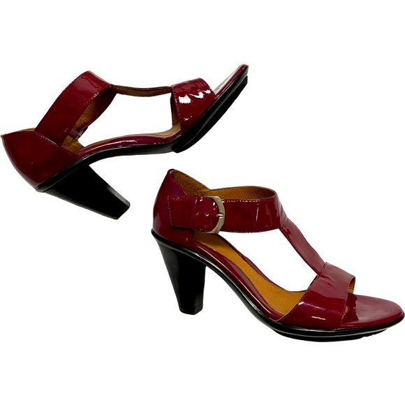 SOFFT Sandals - Picture 7 of 11